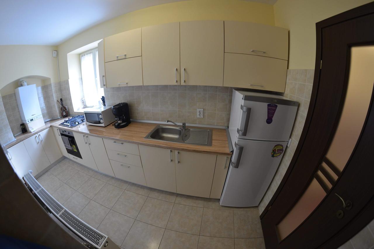 Apartment Luca Poarta Schei Braşov Esterno foto