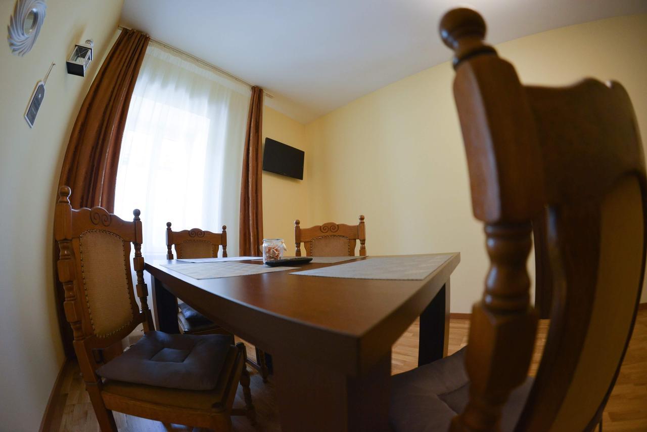 Apartment Luca Poarta Schei Braşov Esterno foto